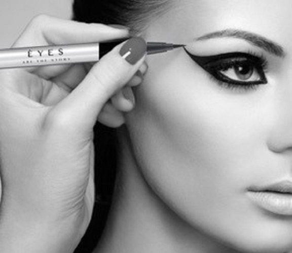 Makeup Tips for Sensitive Skin and Dry Eyes